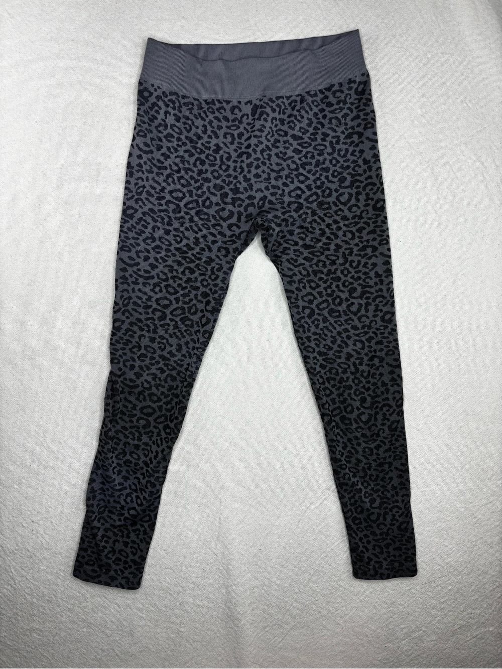 Women’s M/L animal print grey leggings
